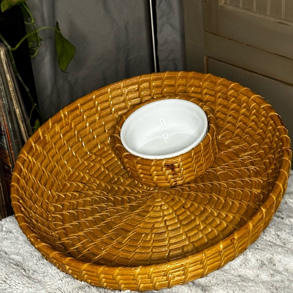 Wicker woven chip and dip basket.